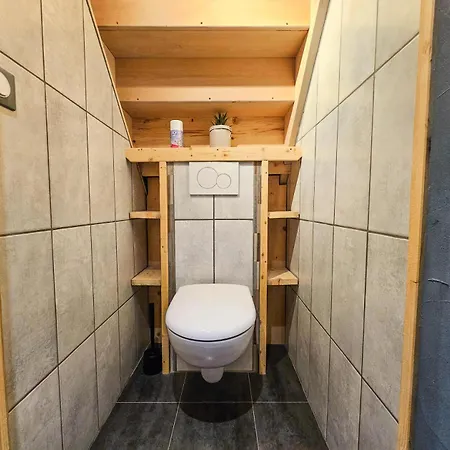 Campanules - Aux Pieds, En Bois Au Coeur Des Menuires Mae-9071 *